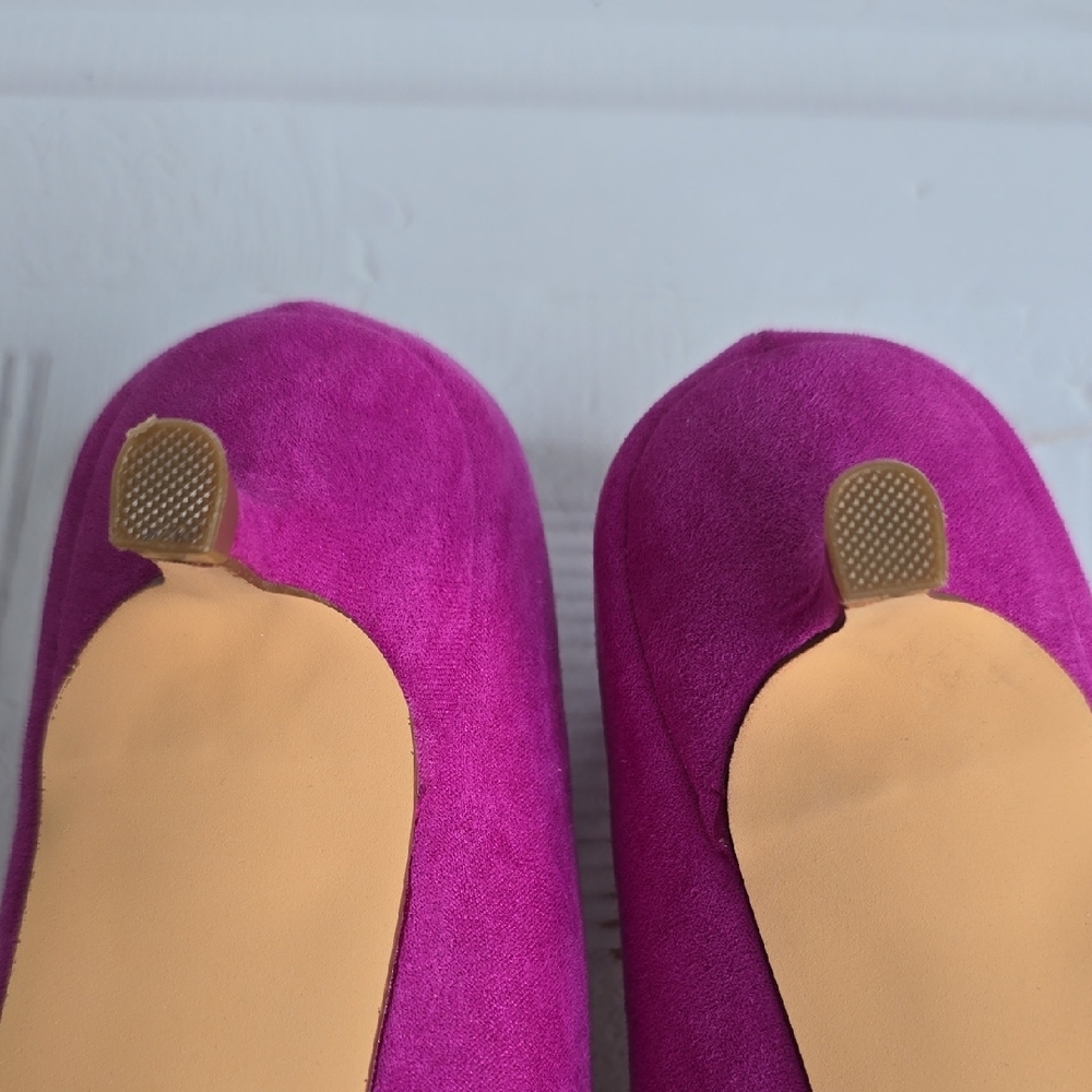 NWT Journee Golie Vibrant Magenta Suede Heels - Picture 7 of 8